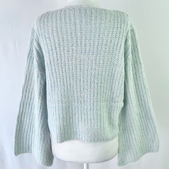 New Lumiere Bell Sleeve Boat Neck Soft Knit Sweater Light Blue Size Large - Picture 9 of 14